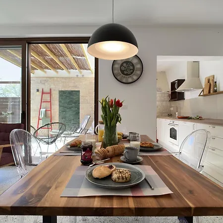 Nascota Holiday home *